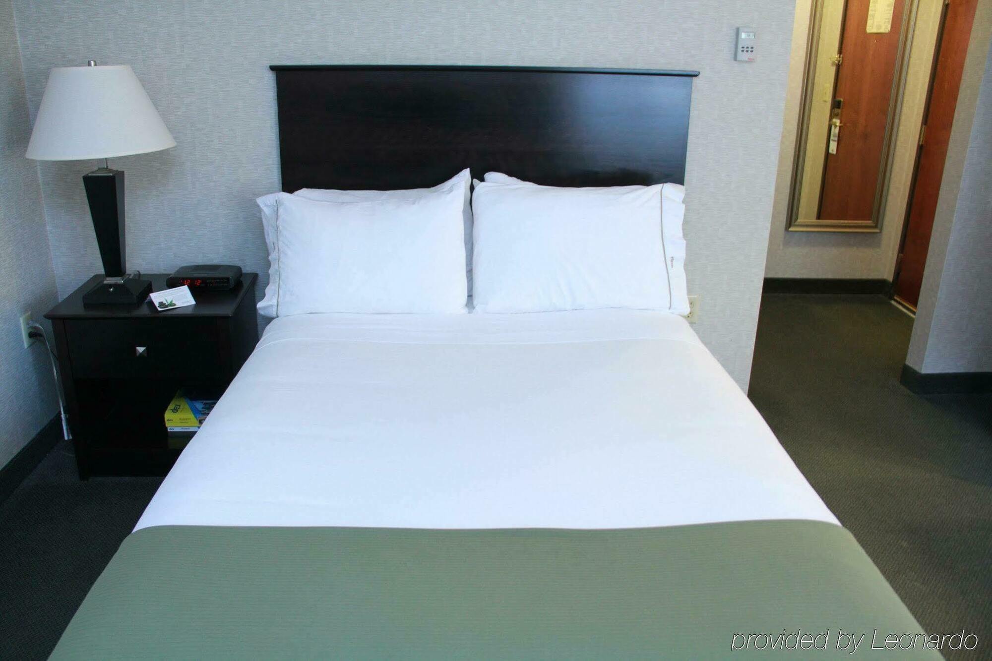 Holiday Inn Express Hotel & Suites Minneapolis-Downtown Convention Center By Ihg Kültér fotó